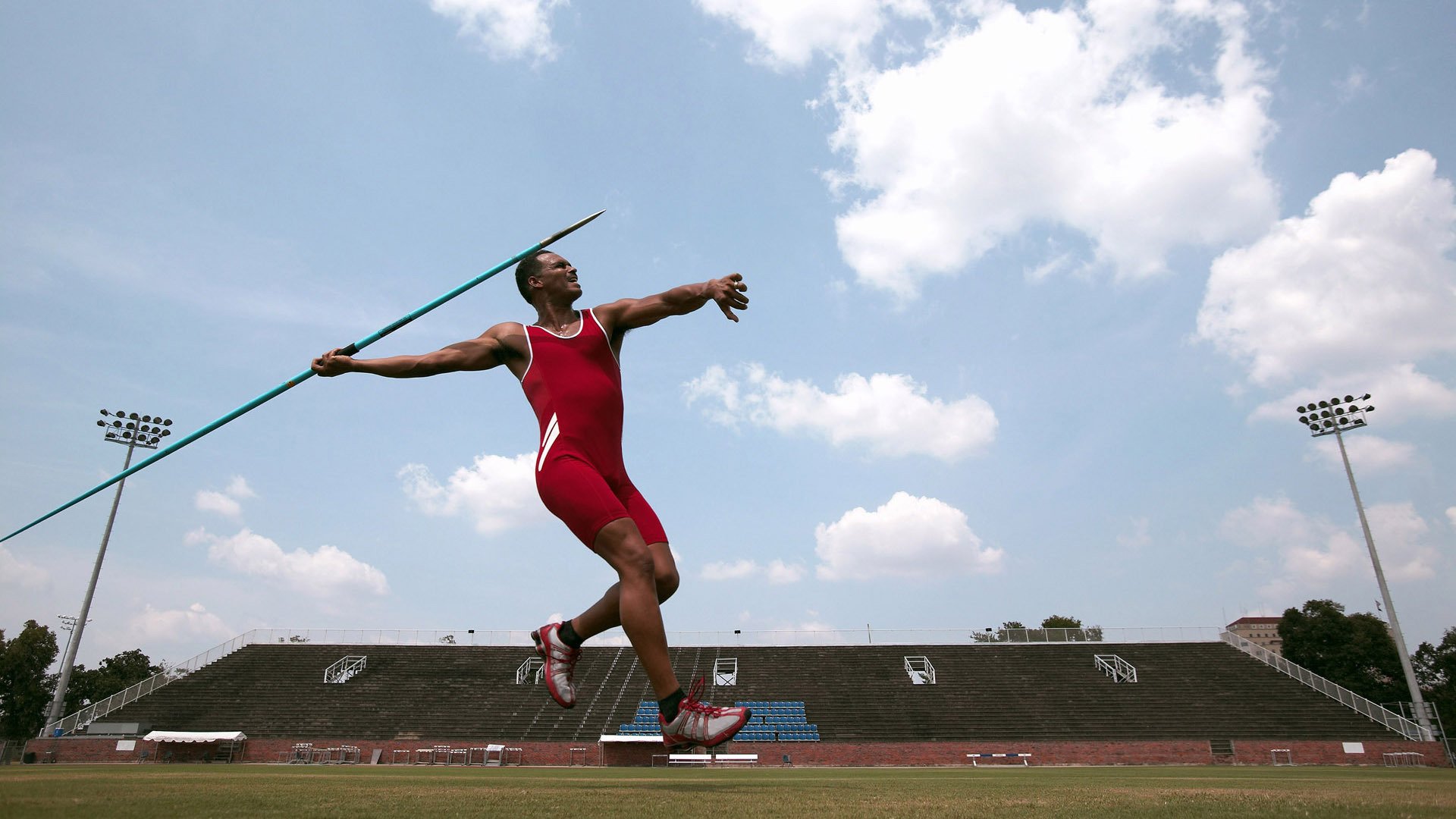 综合格斗赛场焦点！瑞士队对阵意大利队，压哨绝杀，引爆全场观众欢呼